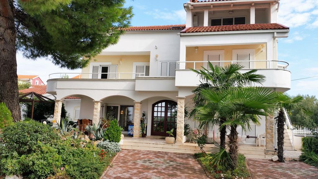 Apartments Little Castle Водице Экстерьер фото