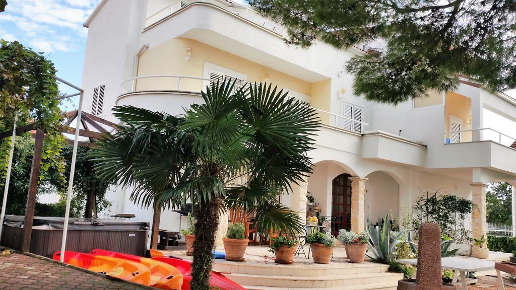 Apartments Little Castle Водице Экстерьер фото
